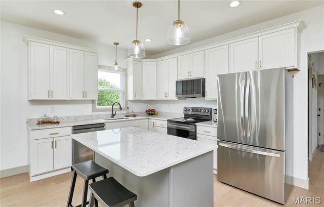 4 Ashley Lane, Hawk Point, MO 63349