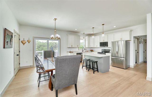 4 Ashley Lane, Hawk Point, MO 63349
