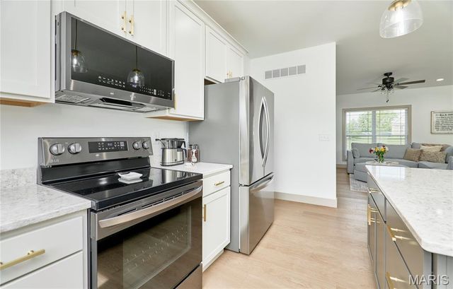 4 Ashley Lane, Hawk Point, MO 63349