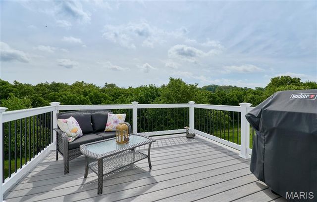 4 Ashley Lane, Hawk Point, MO 63349