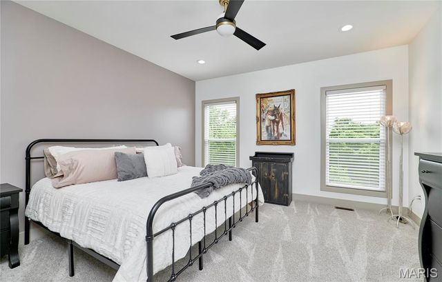 4 Ashley Lane, Hawk Point, MO 63349