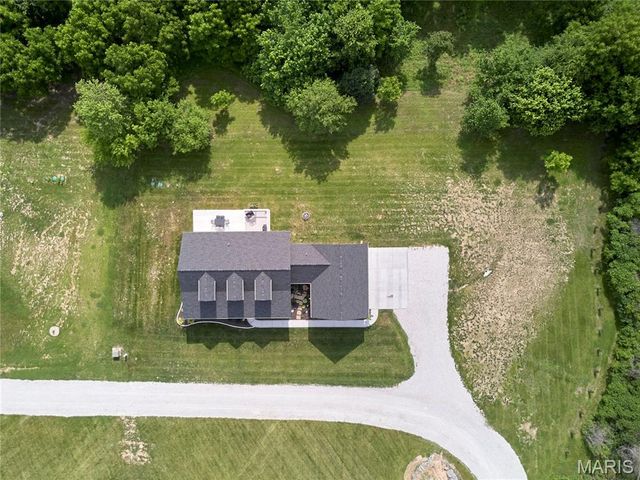 4 Ashley Lane, Hawk Point, MO 63349