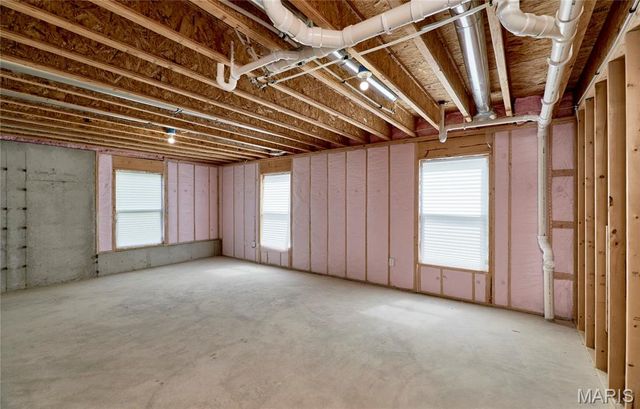 4 Ashley Lane, Hawk Point, MO 63349