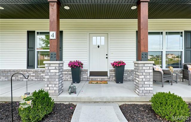 4 Ashley Lane, Hawk Point, MO 63349