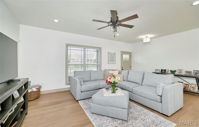 4 Ashley Lane, Hawk Point, MO 63349