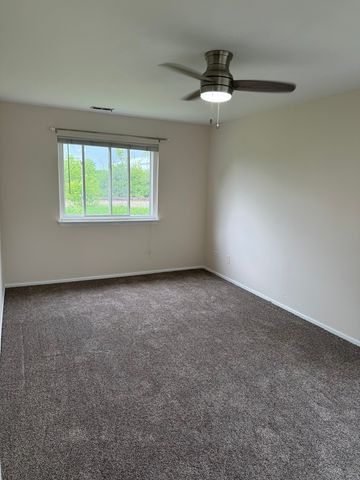 636 Mallard Court 2D, Bartlett, IL 60103