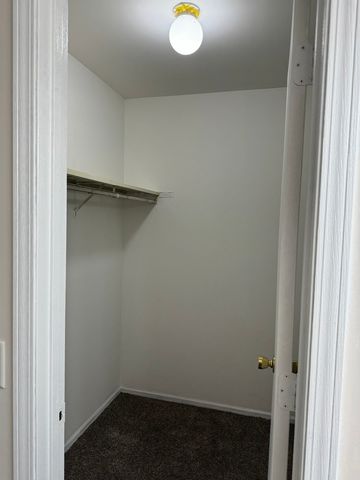636 Mallard Court 2D, Bartlett, IL 60103