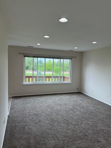 636 Mallard Court 2D, Bartlett, IL 60103