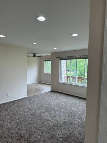 636 Mallard Court 2D, Bartlett, IL 60103