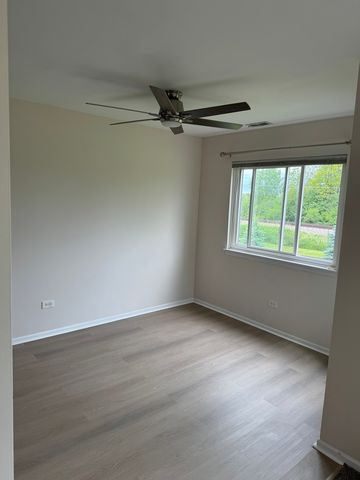 636 Mallard Court 2D, Bartlett, IL 60103