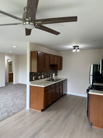 636 Mallard Court 2D, Bartlett, IL 60103