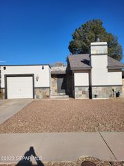 1802 FRANK SINATRA Place, El Paso, TX 79936