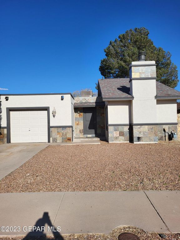 1802 FRANK SINATRA Place, El Paso, TX 79936