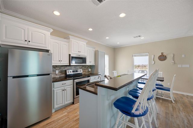 52 Fm-2031, Matagorda, TX 77414