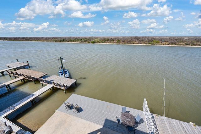 52 Fm-2031, Matagorda, TX 77414