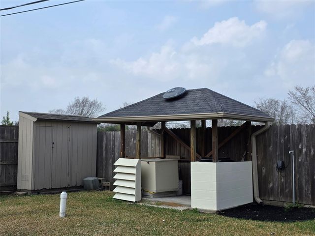 1427 Basswood Springs Court, Houston, TX 77062