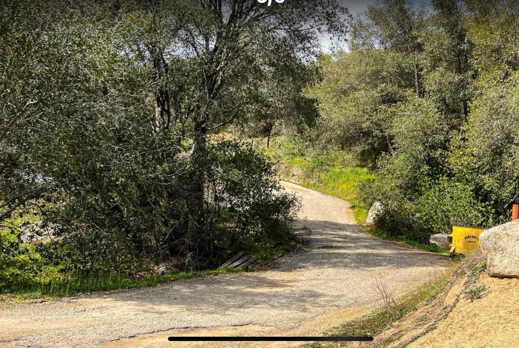 Image 4 of property listing at 0 Kings Canyon Road, Miramonte, CA 93641