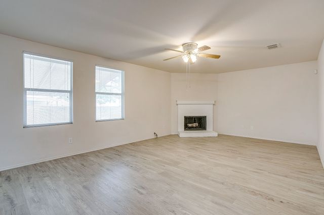 1313 Lauren Drive, Burleson, TX 76028