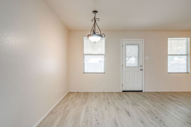 1313 Lauren Drive, Burleson, TX 76028