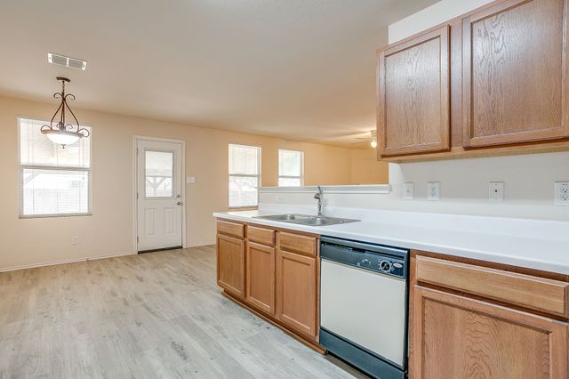 1313 Lauren Drive, Burleson, TX 76028