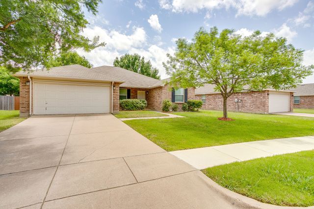 1313 Lauren Drive, Burleson, TX 76028