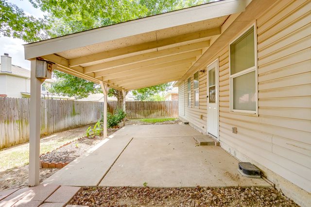 1313 Lauren Drive, Burleson, TX 76028