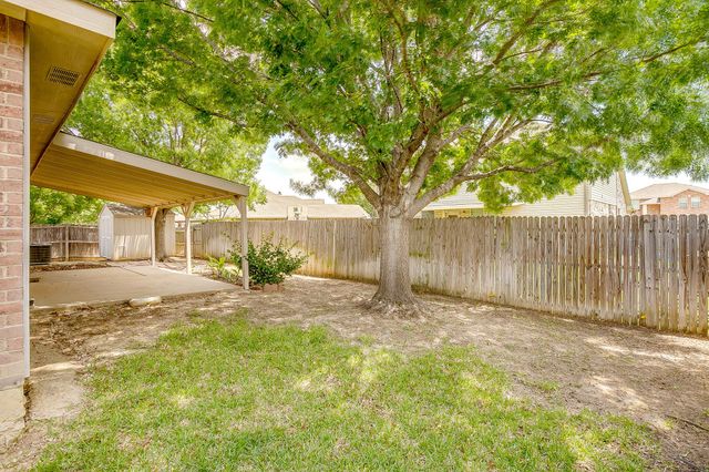 1313 Lauren Drive, Burleson, TX 76028