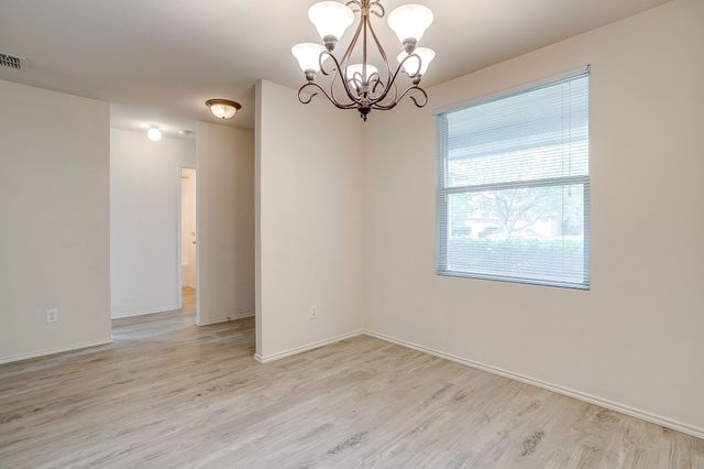 1313 Lauren Drive, Burleson, TX 76028