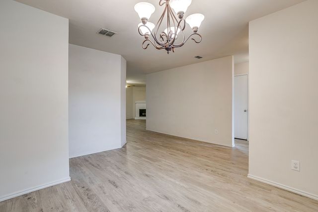 1313 Lauren Drive, Burleson, TX 76028