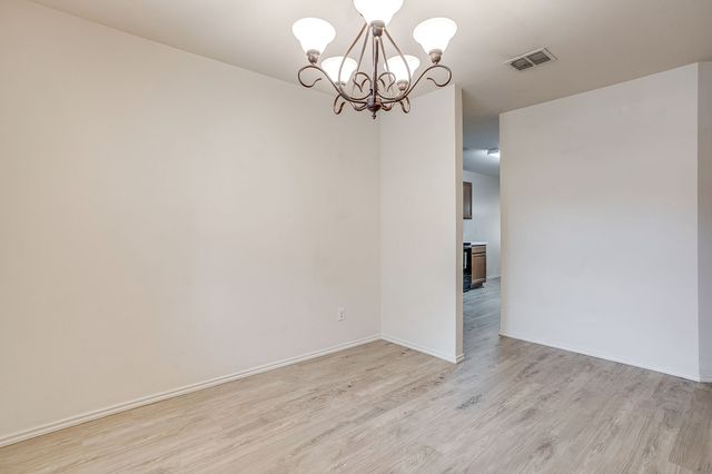 1313 Lauren Drive, Burleson, TX 76028