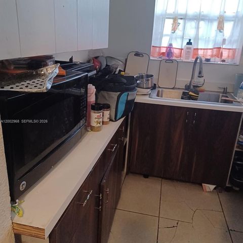 5250 NW 24th Ave, Miami, FL 33142