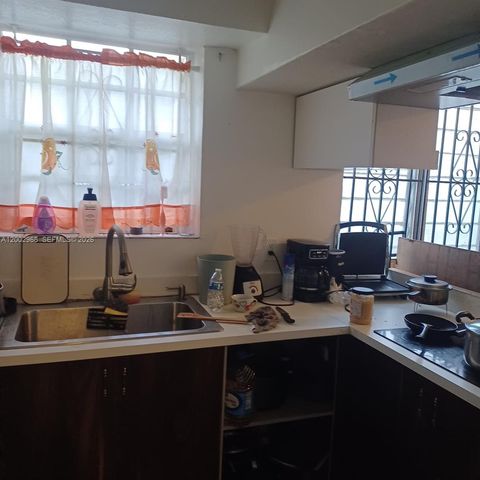 5250 NW 24th Ave, Miami, FL 33142