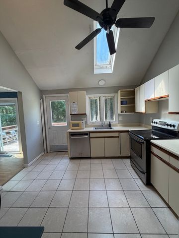 25 Summer Hill Rd, Medway, MA 02053