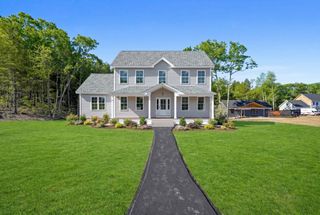 10 Blaisdell Court, Raymond, NH 03077