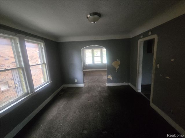 16171 Washburn Street, Detroit, MI 48221
