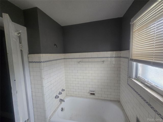16171 Washburn Street, Detroit, MI 48221
