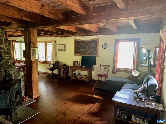 1950 LOCUST HOLLOW RD, Charlottesville, VA 22903