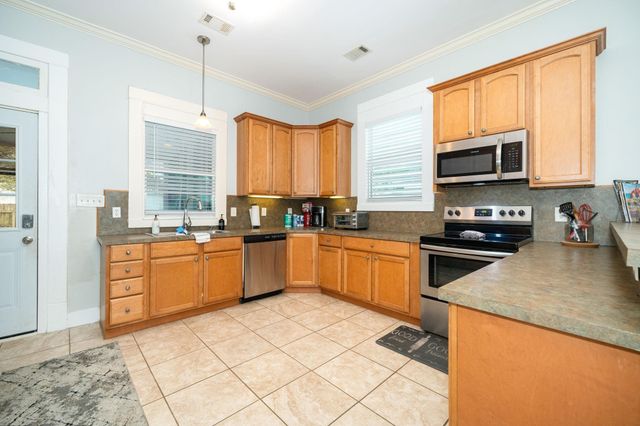 3529 Avenue S, Galveston, TX 77550