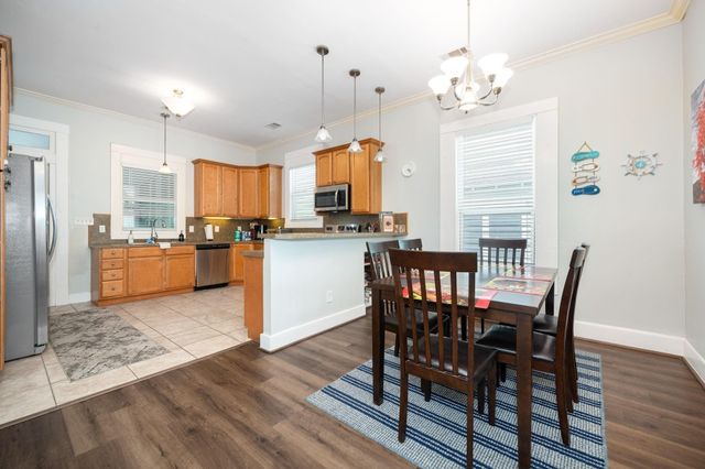 3529 Avenue S, Galveston, TX 77550