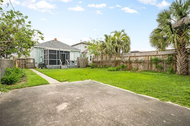 3529 Avenue S, Galveston, TX 77550