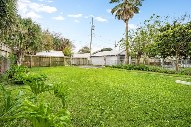 3529 Avenue S, Galveston, TX 77550