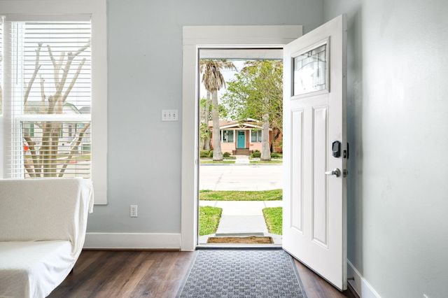 3529 Avenue S, Galveston, TX 77550