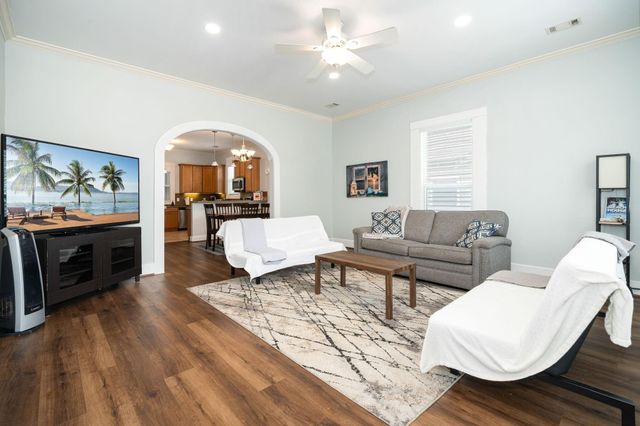 3529 Avenue S, Galveston, TX 77550