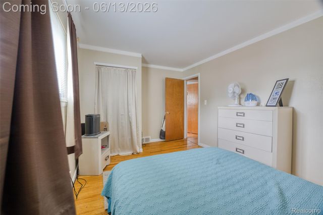 23012 Allor Street, St. Clair Shores, MI 48082