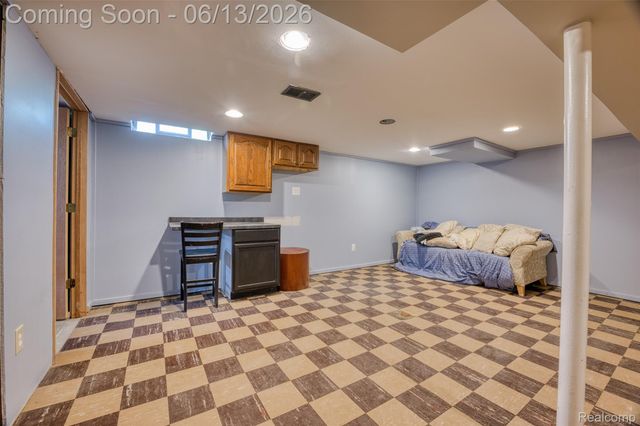 23012 Allor Street, St. Clair Shores, MI 48082