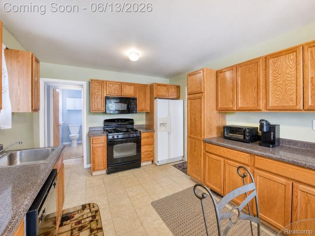 23012 Allor Street, St. Clair Shores, MI 48082