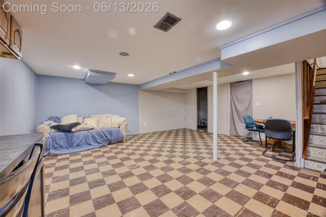 23012 Allor Street, St. Clair Shores, MI 48082