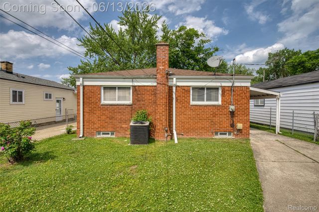 23012 Allor Street, St. Clair Shores, MI 48082