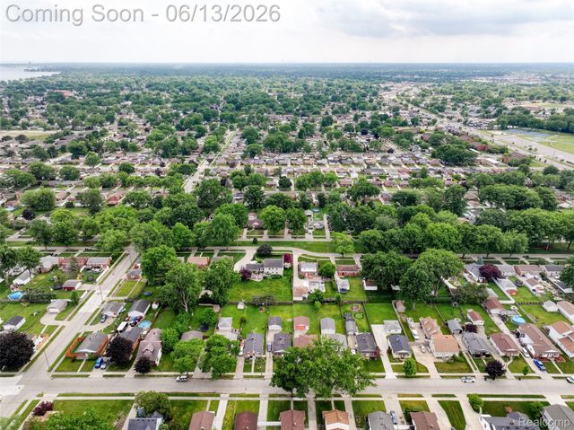 23012 Allor Street, St. Clair Shores, MI 48082