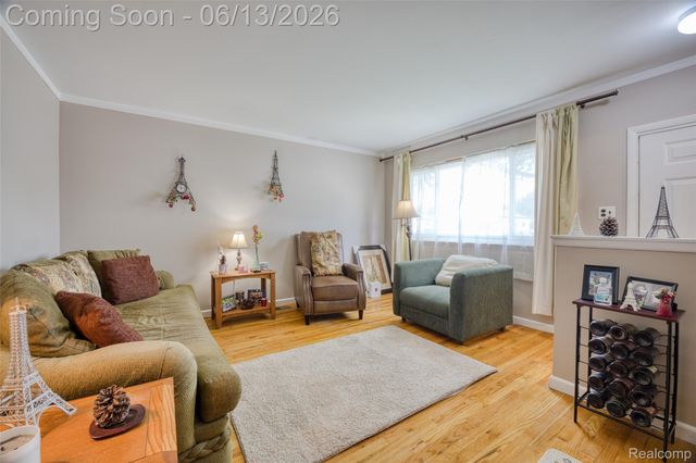 23012 Allor Street, St. Clair Shores, MI 48082